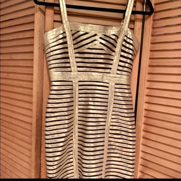 BCBG Max Azria Beret mesh metallic silk gold dress ๐ซ๐๐ซ - Picture 4 of 8